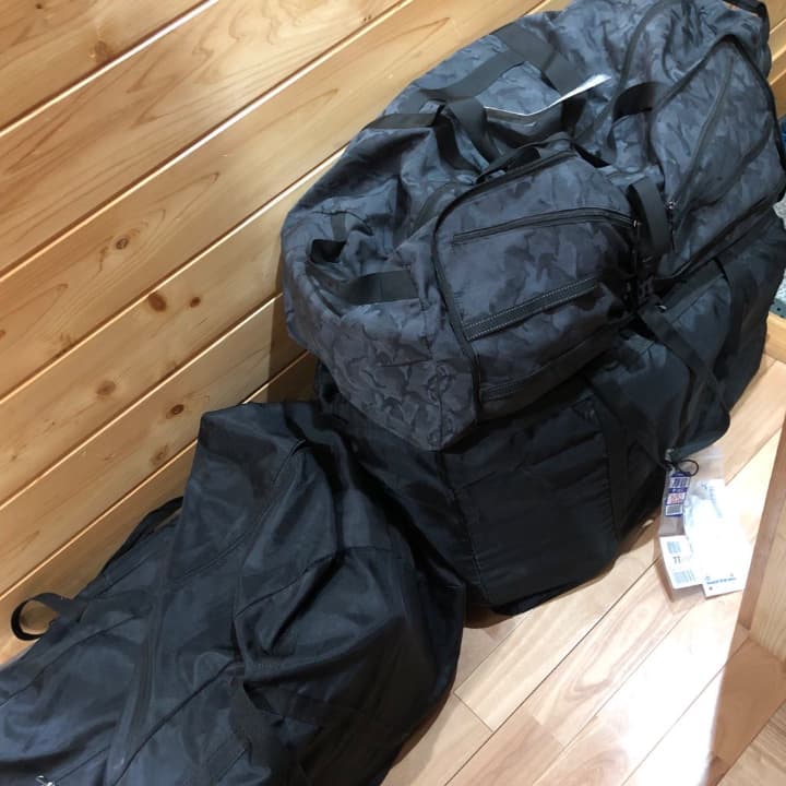 タナベスポーツレンタルキャンプ用品の配送の様子